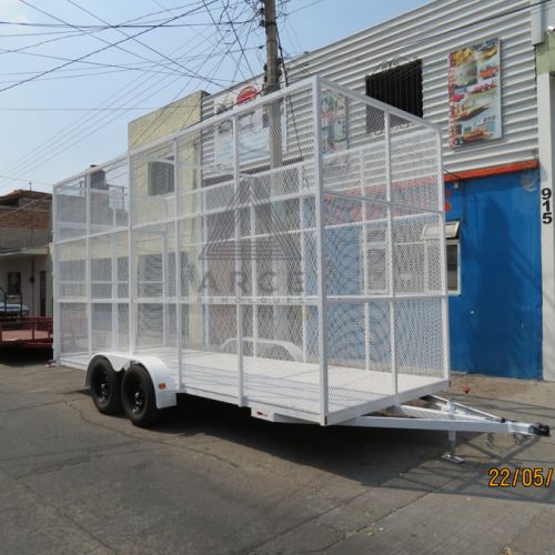 Jaula para transporte de PET y reciclados con metal desplegado