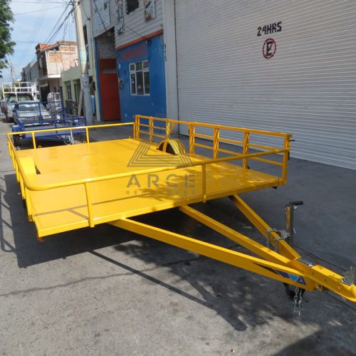 Remolque tipo plataforma de cama alta para usos varios