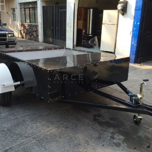Remolque fabricado para instalar un horno eléctrico en la parte superior y utilizar los cajones inferiores para almancenar equipo y productos